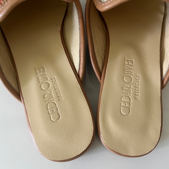 CEDAR OLIVET ORIENTALS Handmade Woven Wool Carpet Mules Shoes, 39/ US 8 - Picture 4 of 6